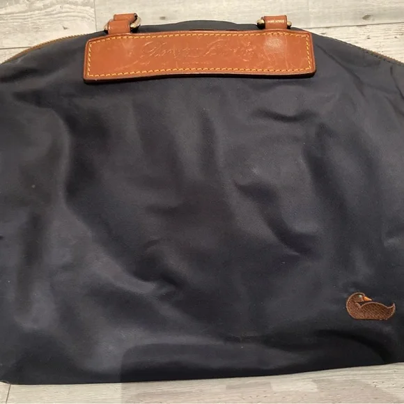 Dooney and Bourke handbag - Picture 3 of 16